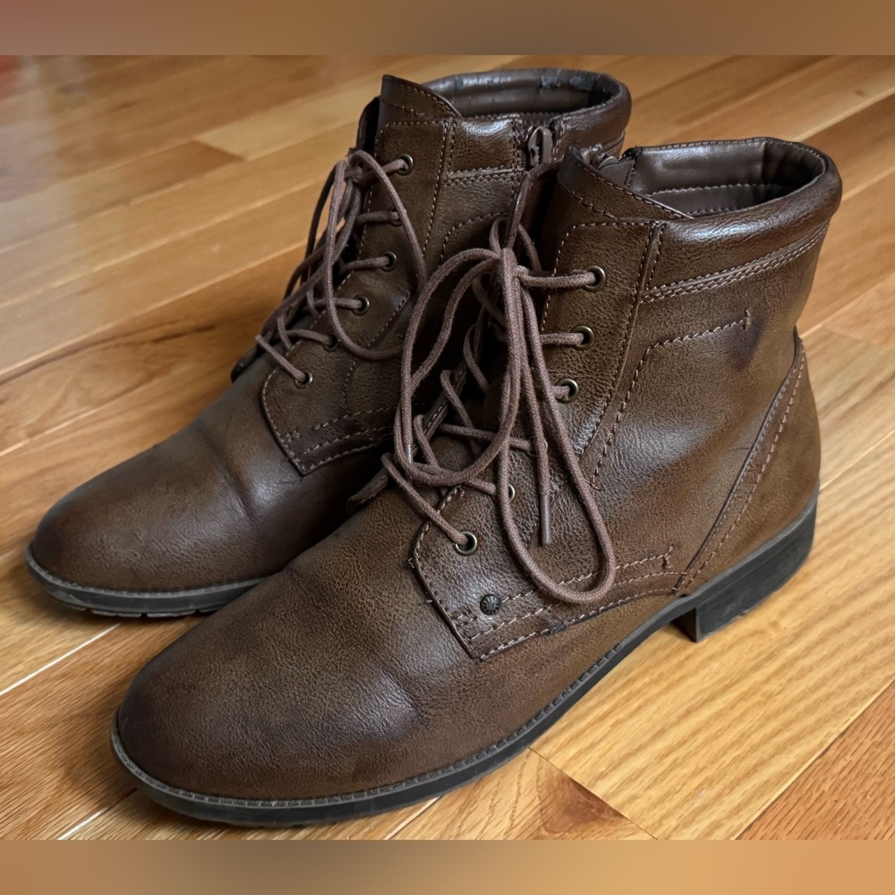 G.H. Bass & Co. Women’s Brown Lace-Up Pennsy Boots, Size 9M